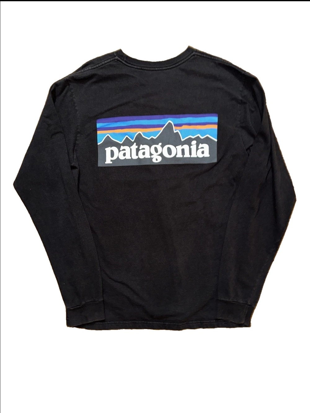 Patagonia Men’s Black Long-Sleeve Logo tee small